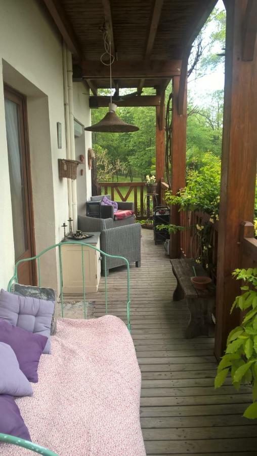 Liberlulle At La Brise Puy-l'Eveque Exterior photo